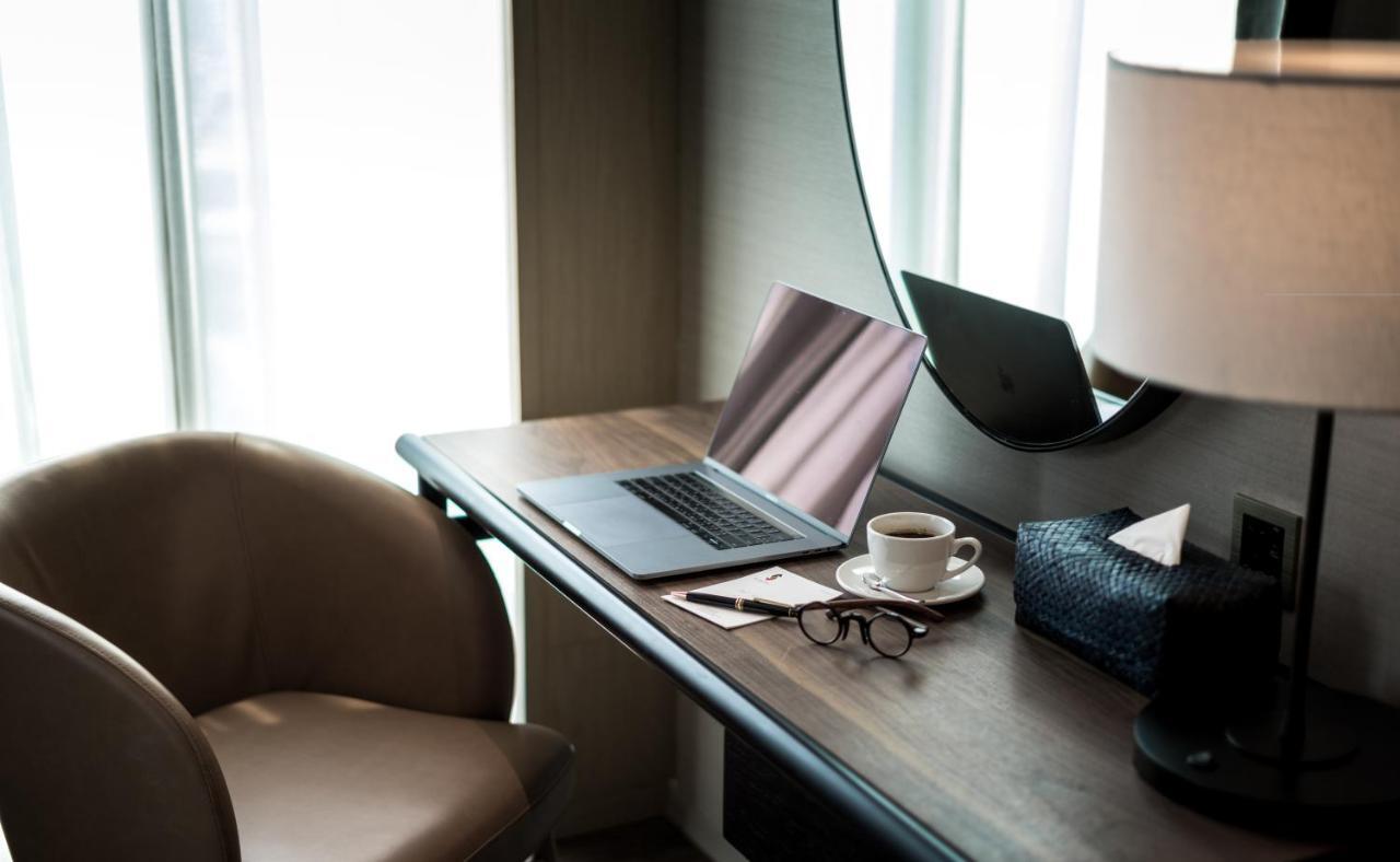 Sivatel Bangkok Hotel Екстер'єр фото A laptop on a desk
