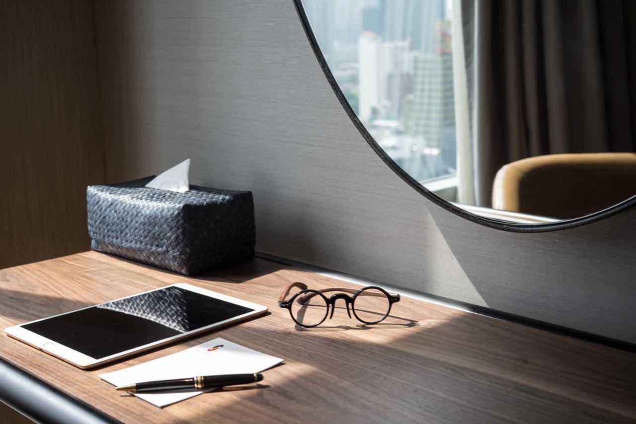 Sivatel Bangkok Hotel Екстер'єр фото A desk in a hotel room