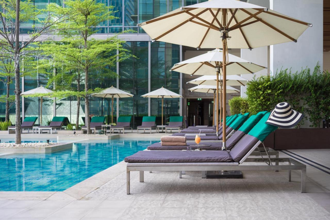 Sivatel Bangkok Hotel Екстер'єр фото The swimming pool at the hotel