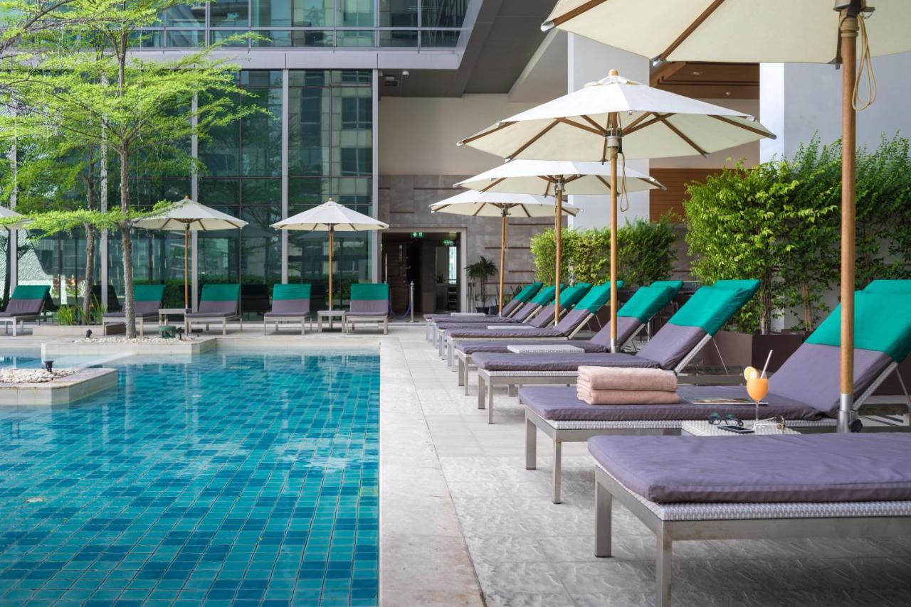 Sivatel Bangkok Hotel Екстер'єр фото The swimming pool at the hotel